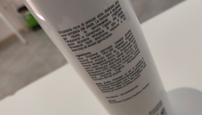 Bionell | Crema Piedi alla Salvia e Tea Tree Oil da 500ml con Dosatore